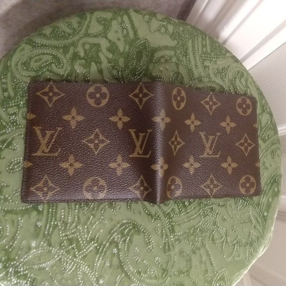 Louis Vuitton Monogram Wallet - Picture 5 of 16